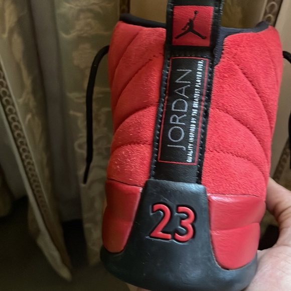 Jordan 12 - Picture 3 of 6